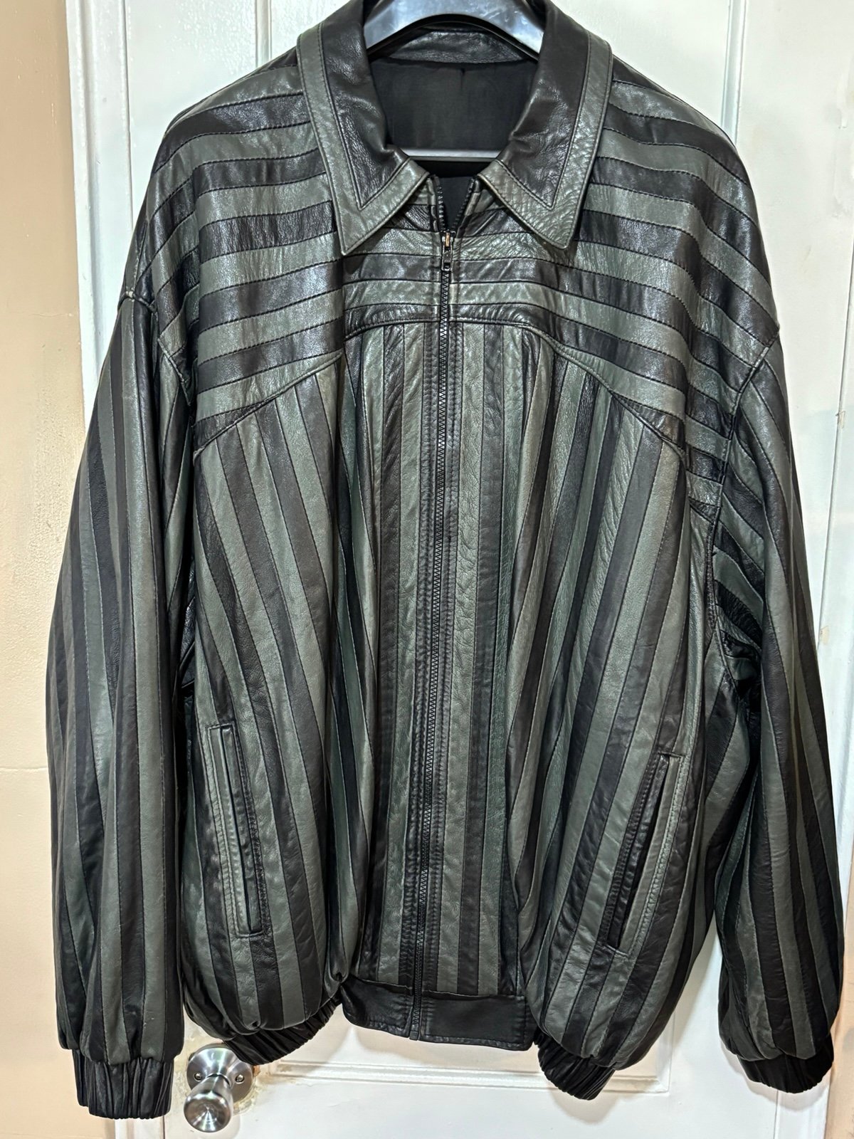 Phenomenal Designs By LAMAR Chicago Leather custom made jacket early 90s men’s