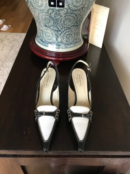 COACH PUMPS