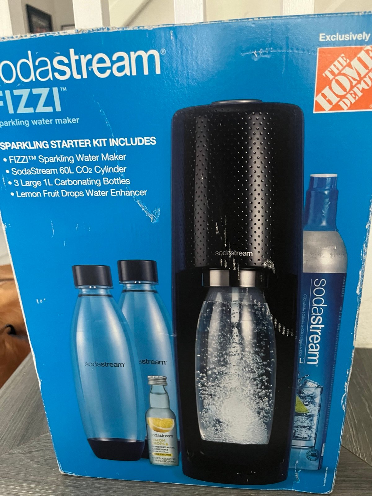 SodaStream Fizzi Sparkling Water Soda Maker Value Packs/ 3 Bottles & CO2 Tank