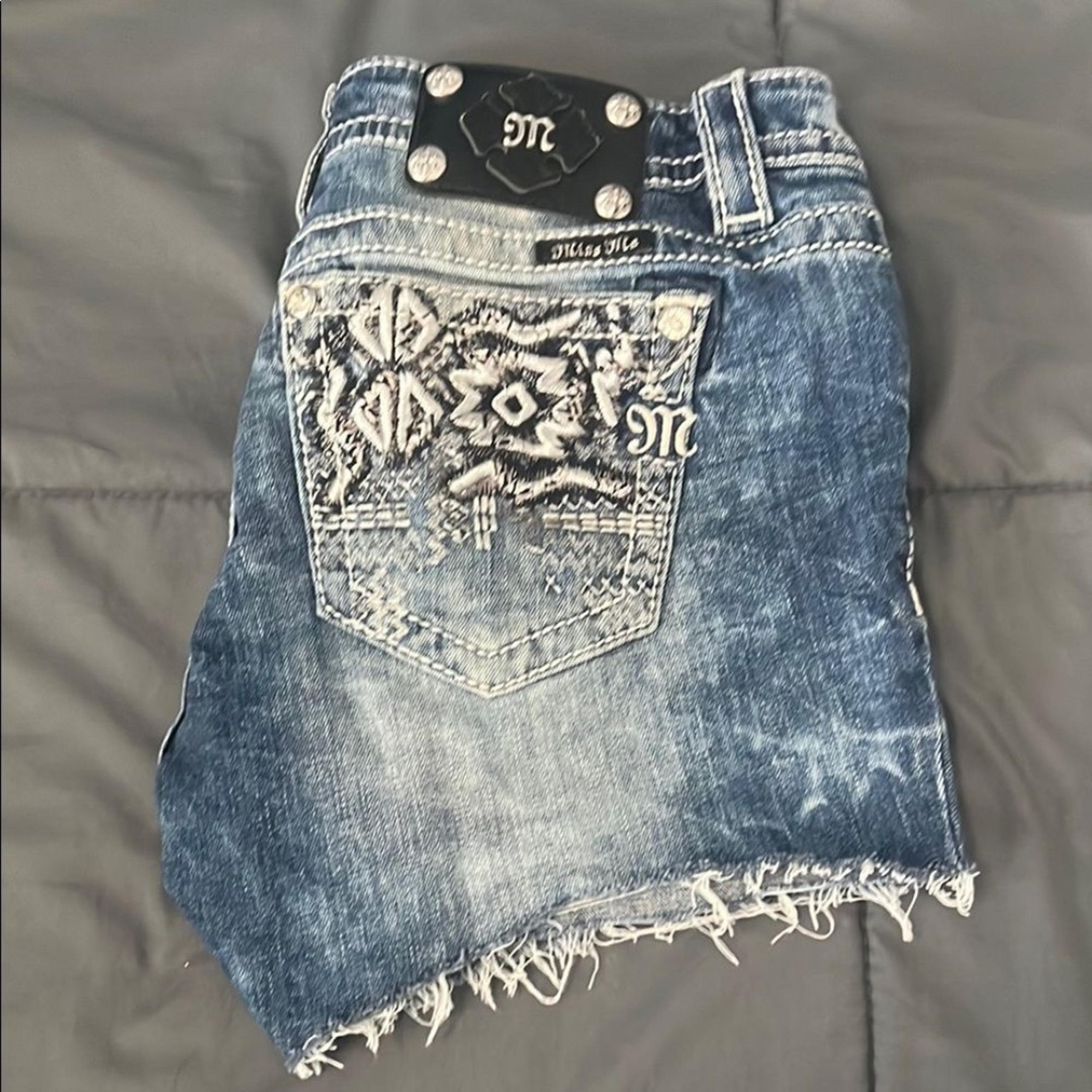 Miss Me Cut Off Embroidered Denim Shorts Size 30