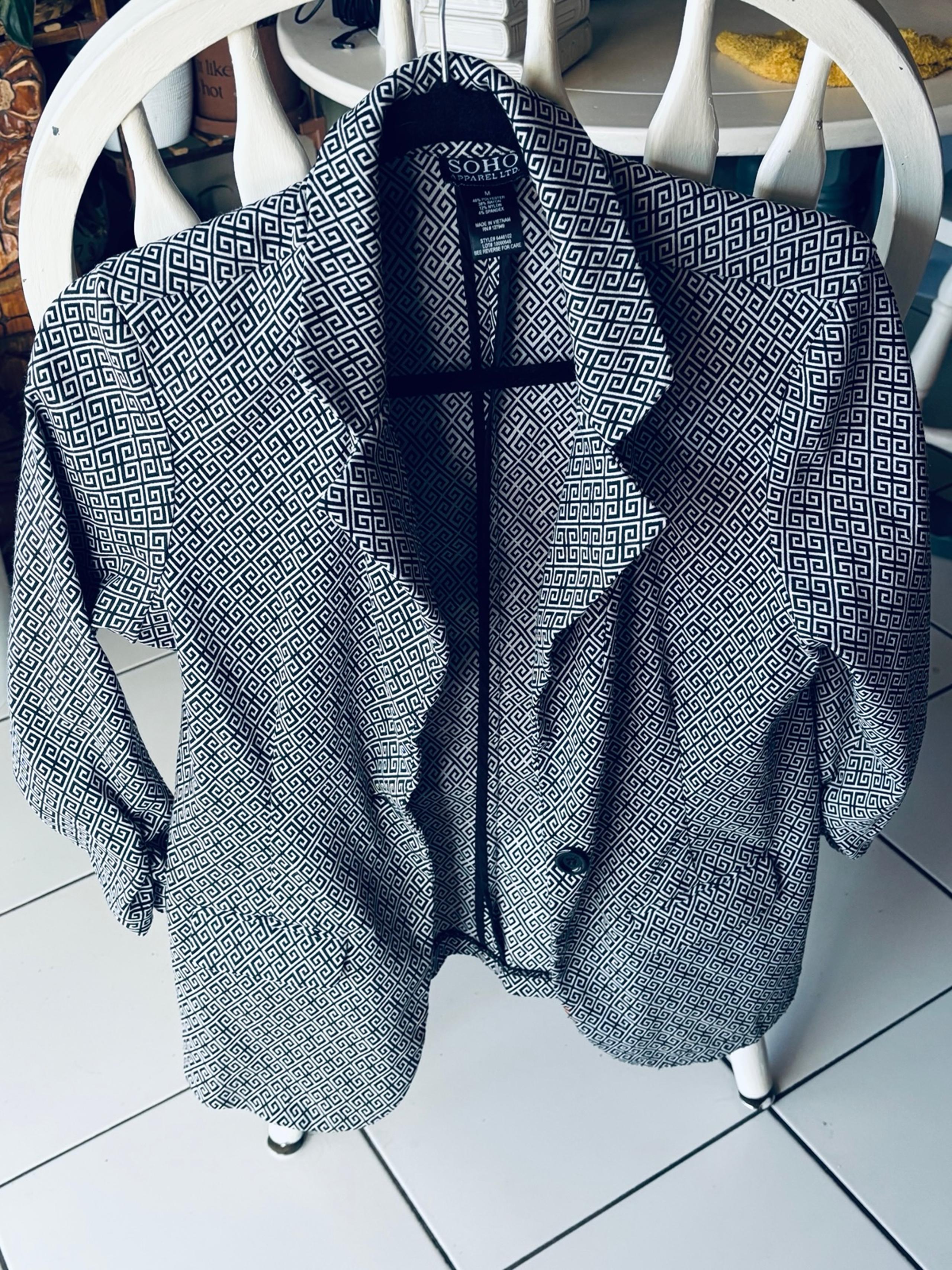 Soho Apparel  Blazer  Size medium Black & White geometric Jacket ruched sleeve