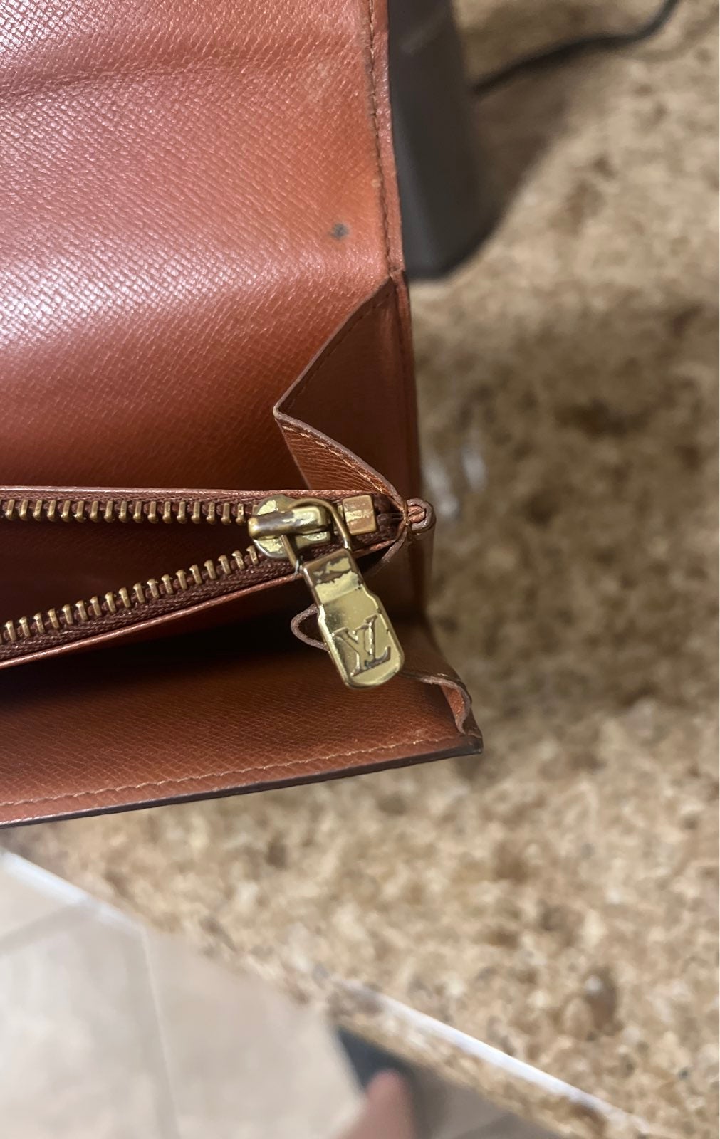 Louis Vuitton pochette monnaie shops credit long wallet
