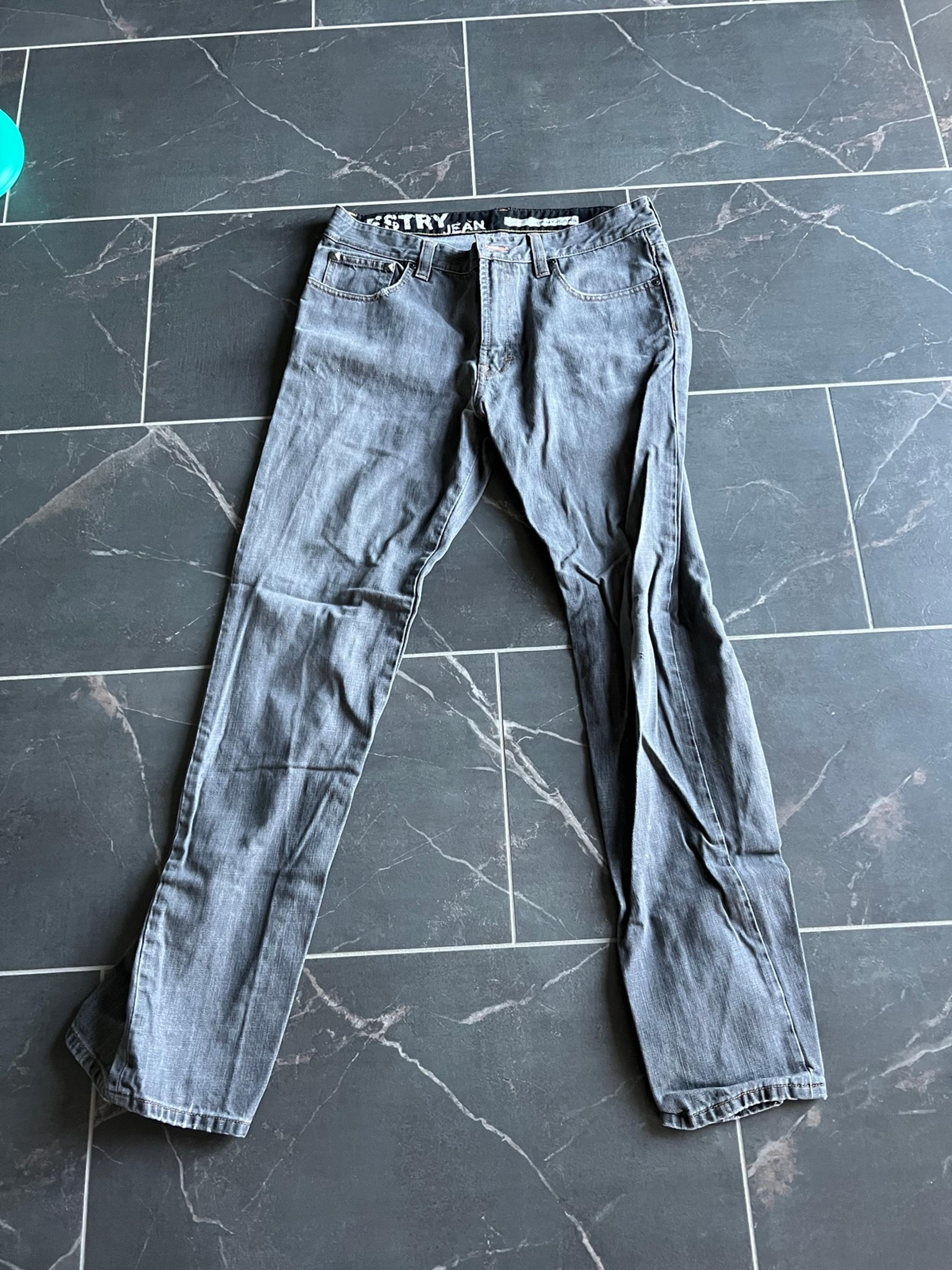 DKNY mens jeans