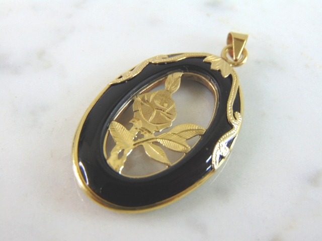 Womens Vintage Estate 14K Yellow Gold Flower Pendant E4182