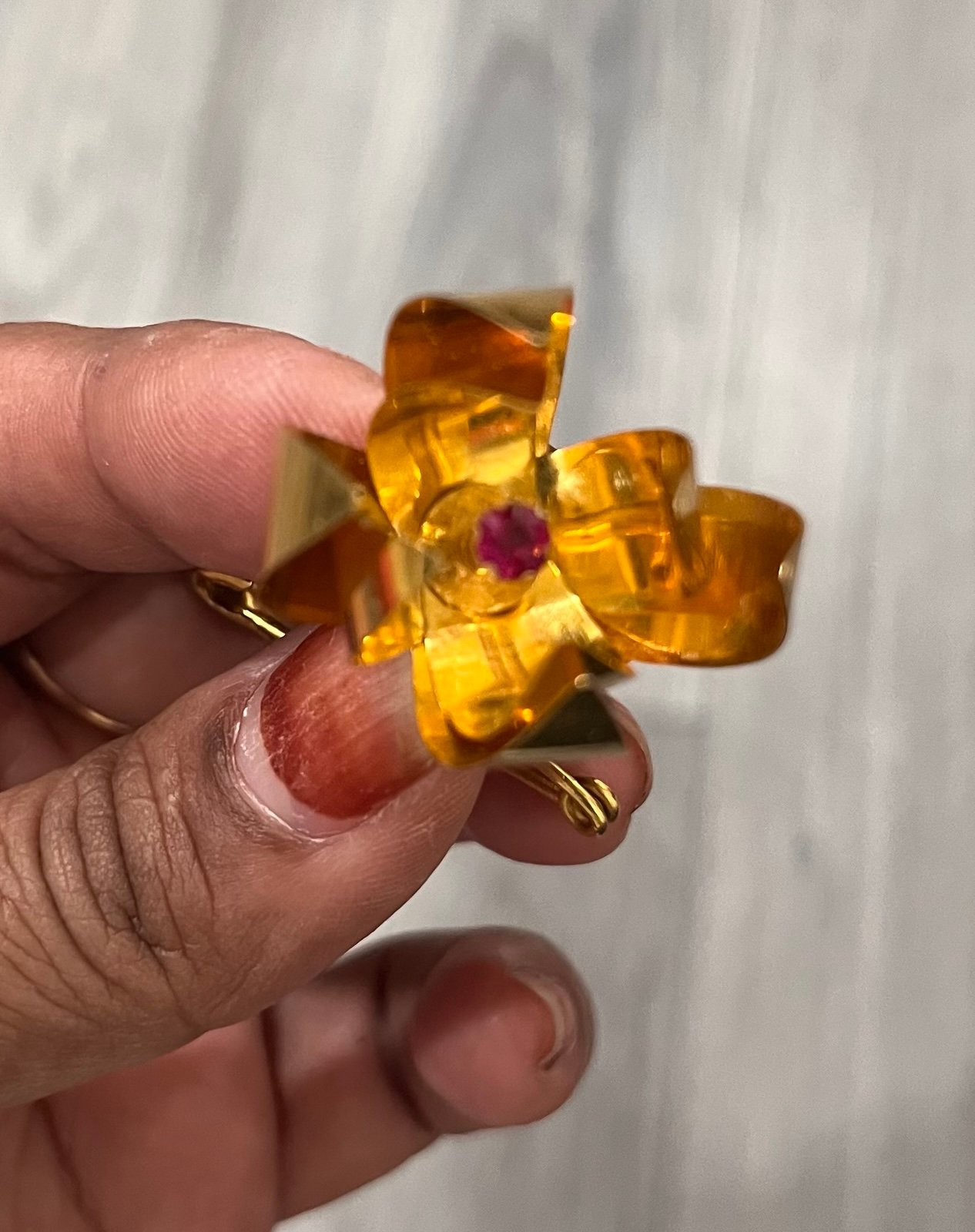 Pure gold flower broach or hair accessory