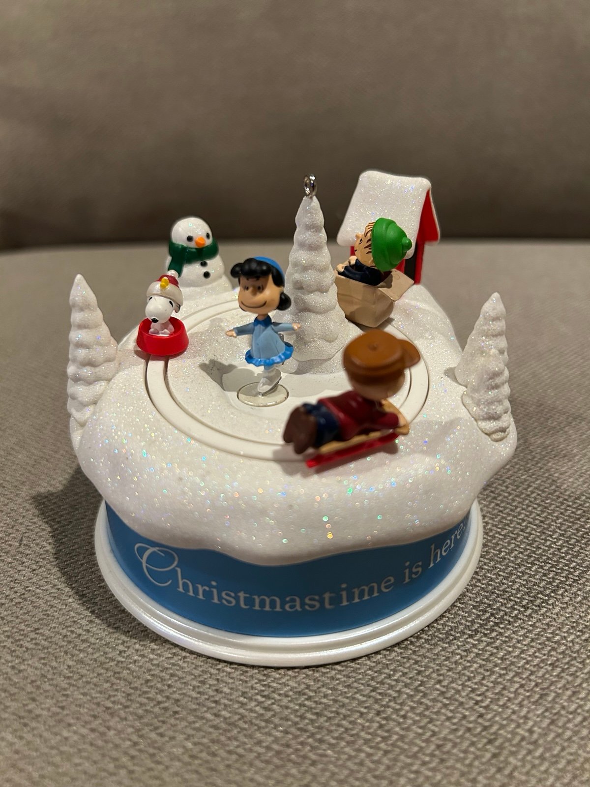 Snoopy Peanuts 2011 Hallmark Peanuts Christmas Time Is Here Magic Music Motion