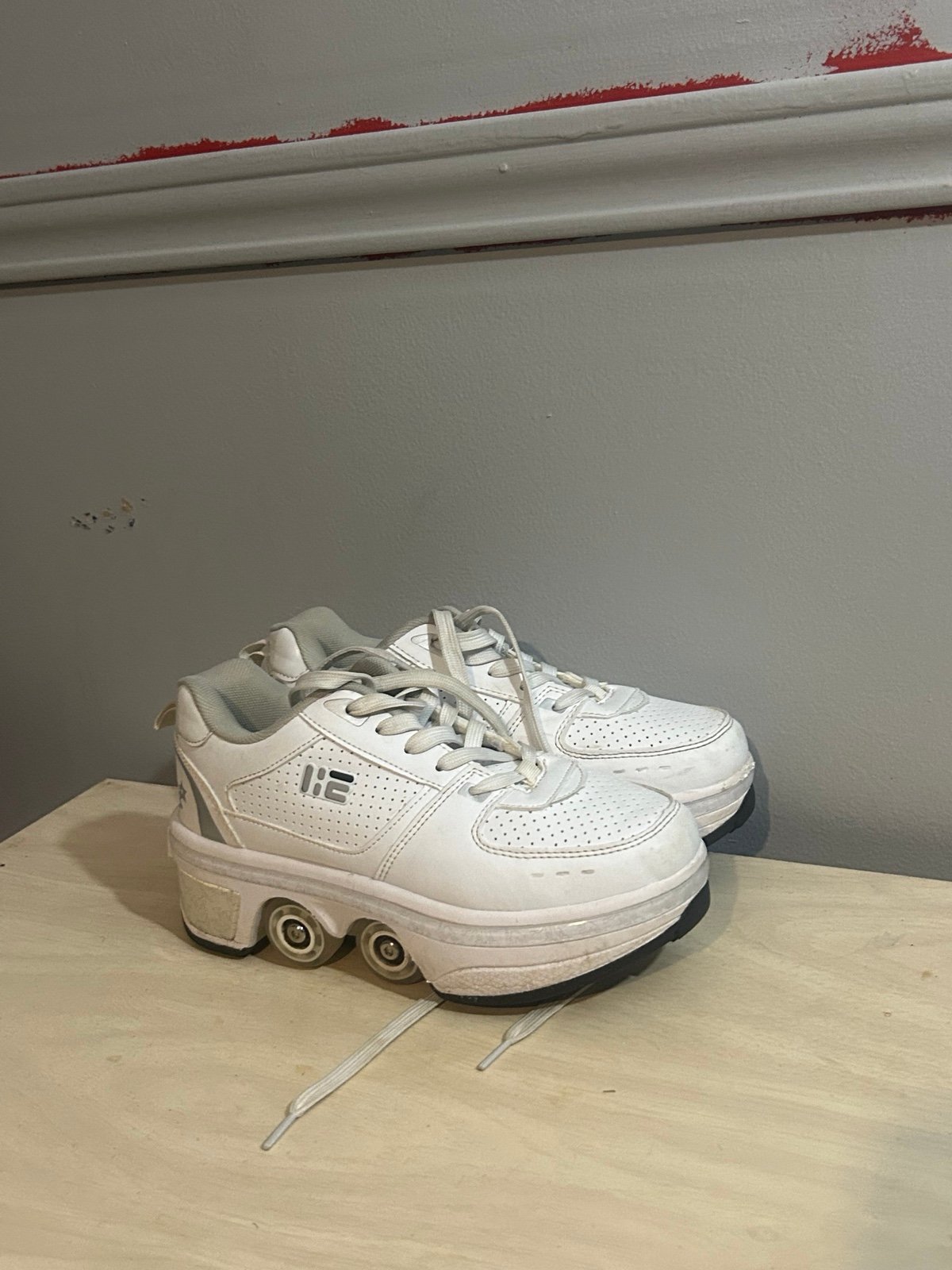 Kick Speed™ Roller Skate Shoes Original LOW / 7-LED size 5.5 women