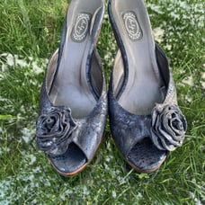 Salpy Hayden Womens Navy Cobra Kitten Wooden Heels Made in Italy Sz 9 MSRP 415!