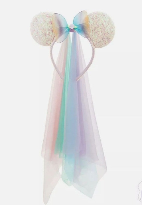 Disney Minnie mouse ears with vail