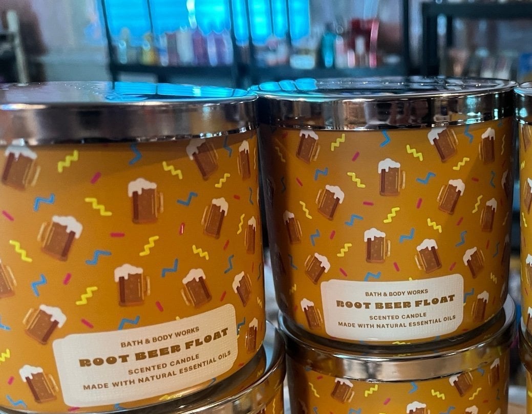 Bath and Body works root beer candles