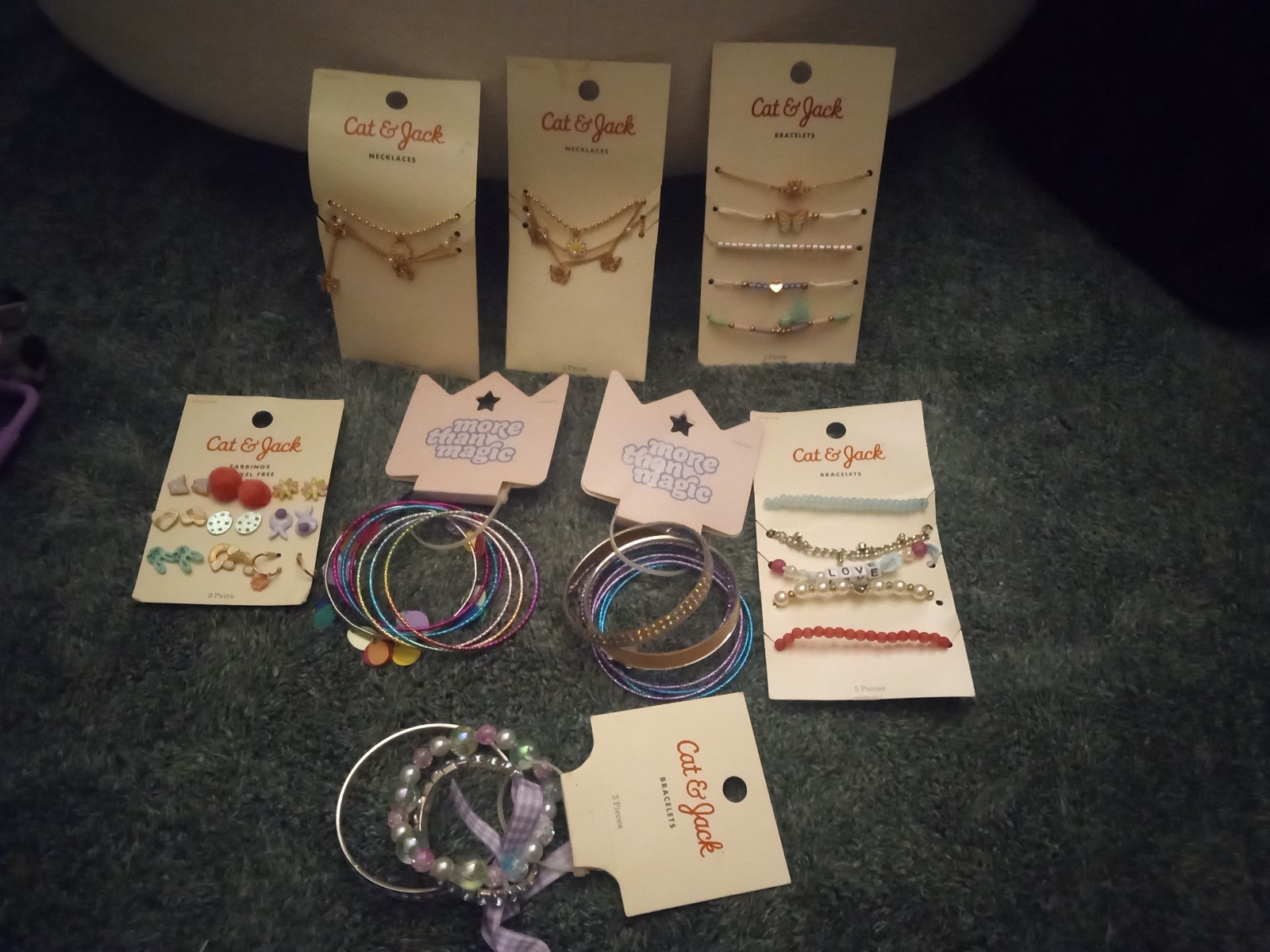 Lot cat % Jacke / more than magic bracelets and necklace