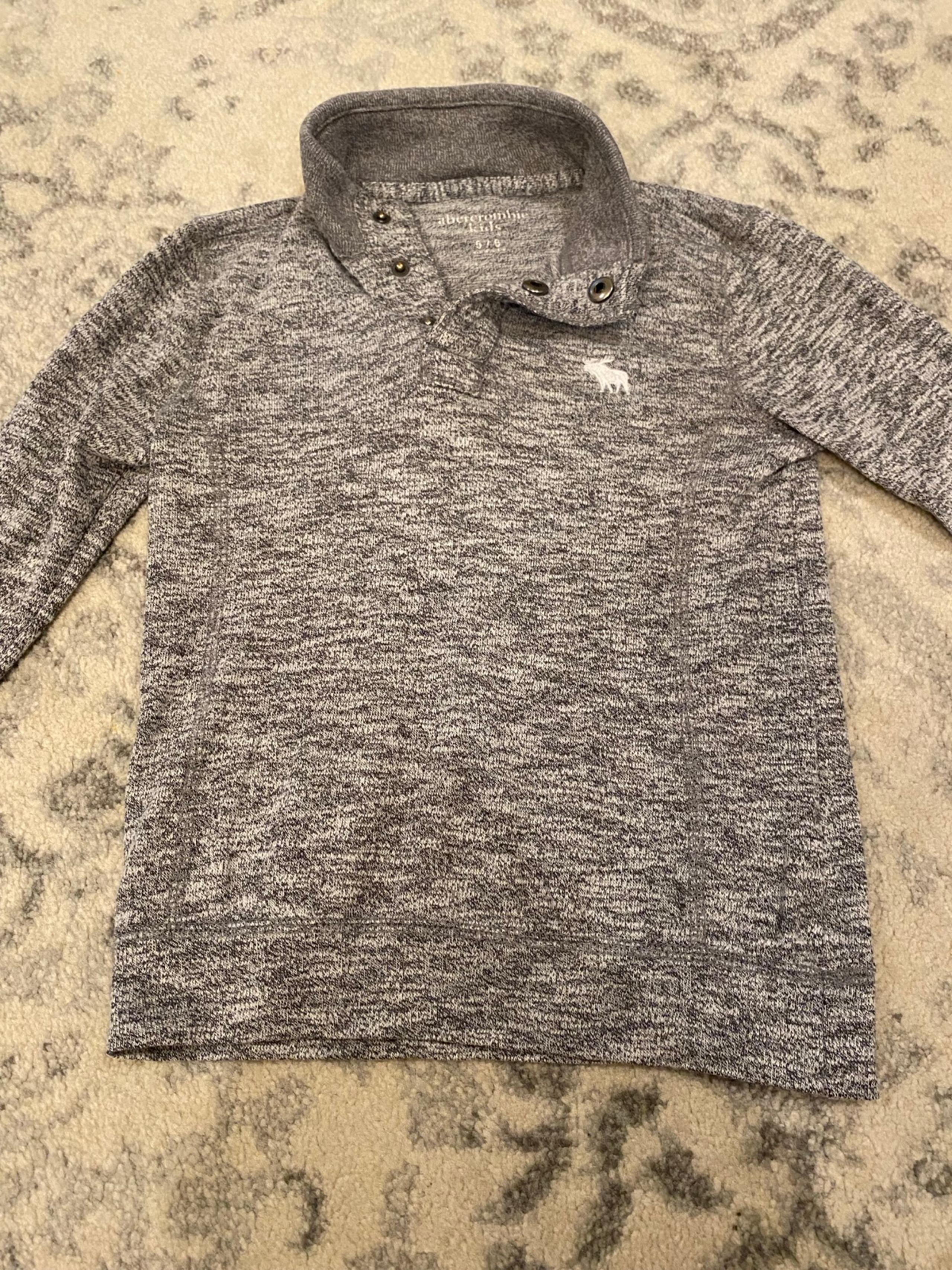 Abercrombie Kids Boys Size 5/6 long sleeve shirt