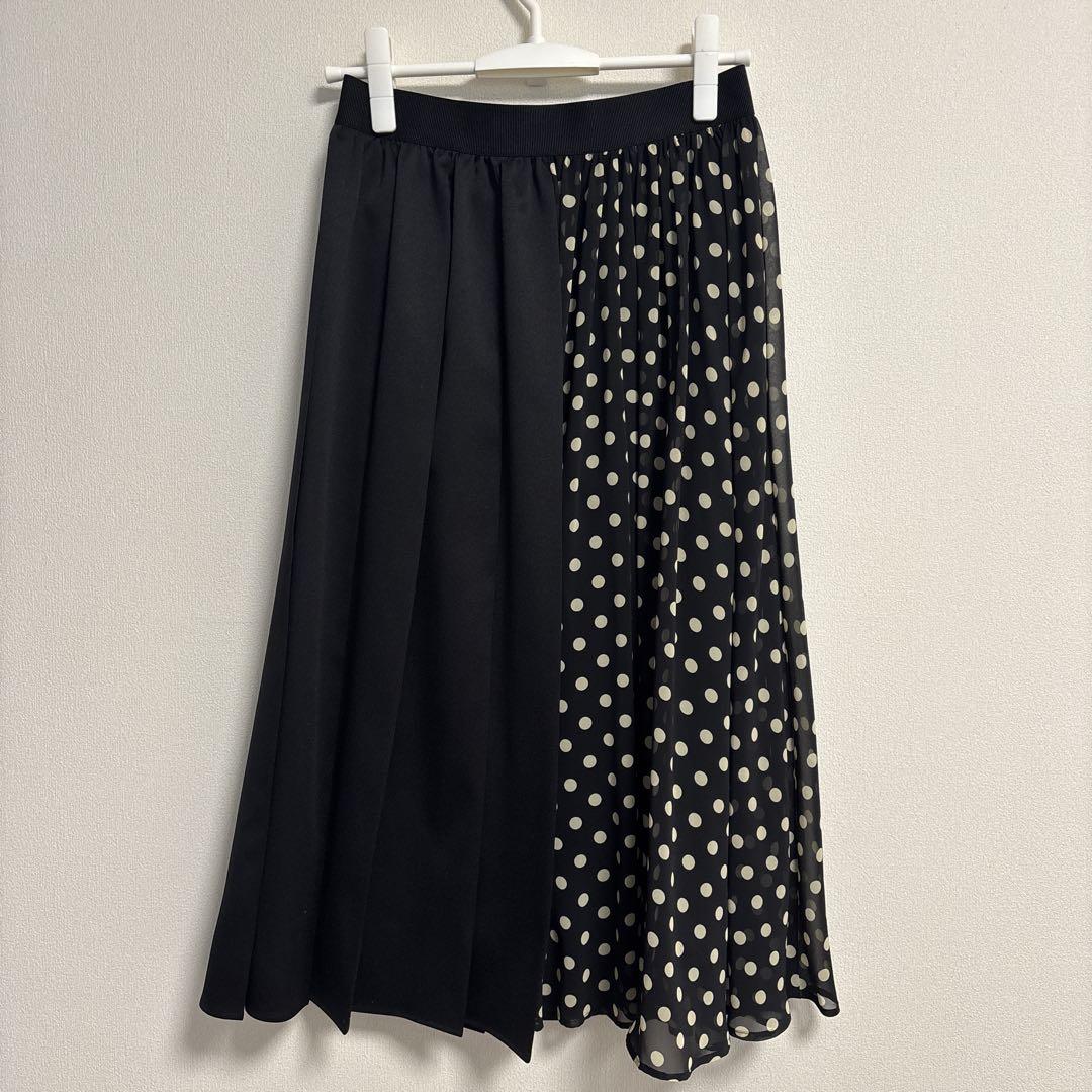 ## Lois Crayon Pleated Skirt with Switching Design