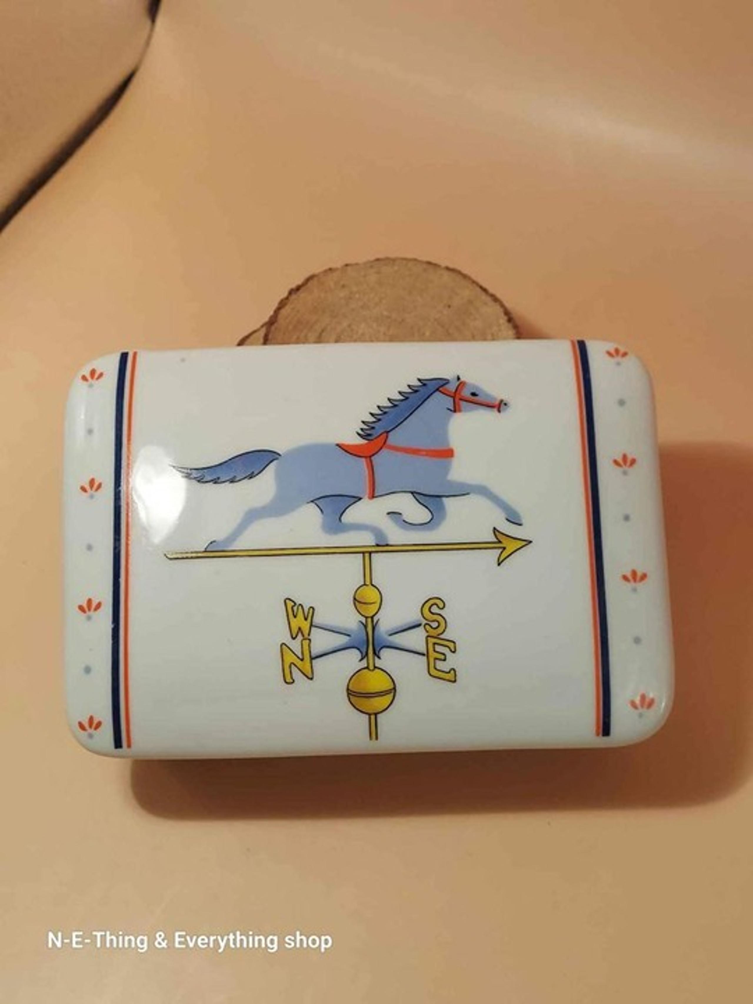 Vintage 1988 Porcelain Box w/ Matching Playing Cards
