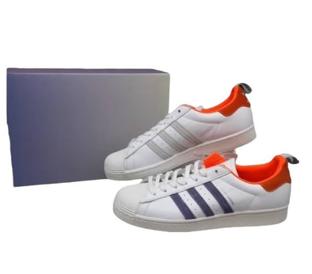 Adidas originals Superstar “Girls Are Awesome” white Size 11