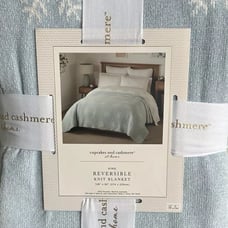 cupcake and cashmere King comforter