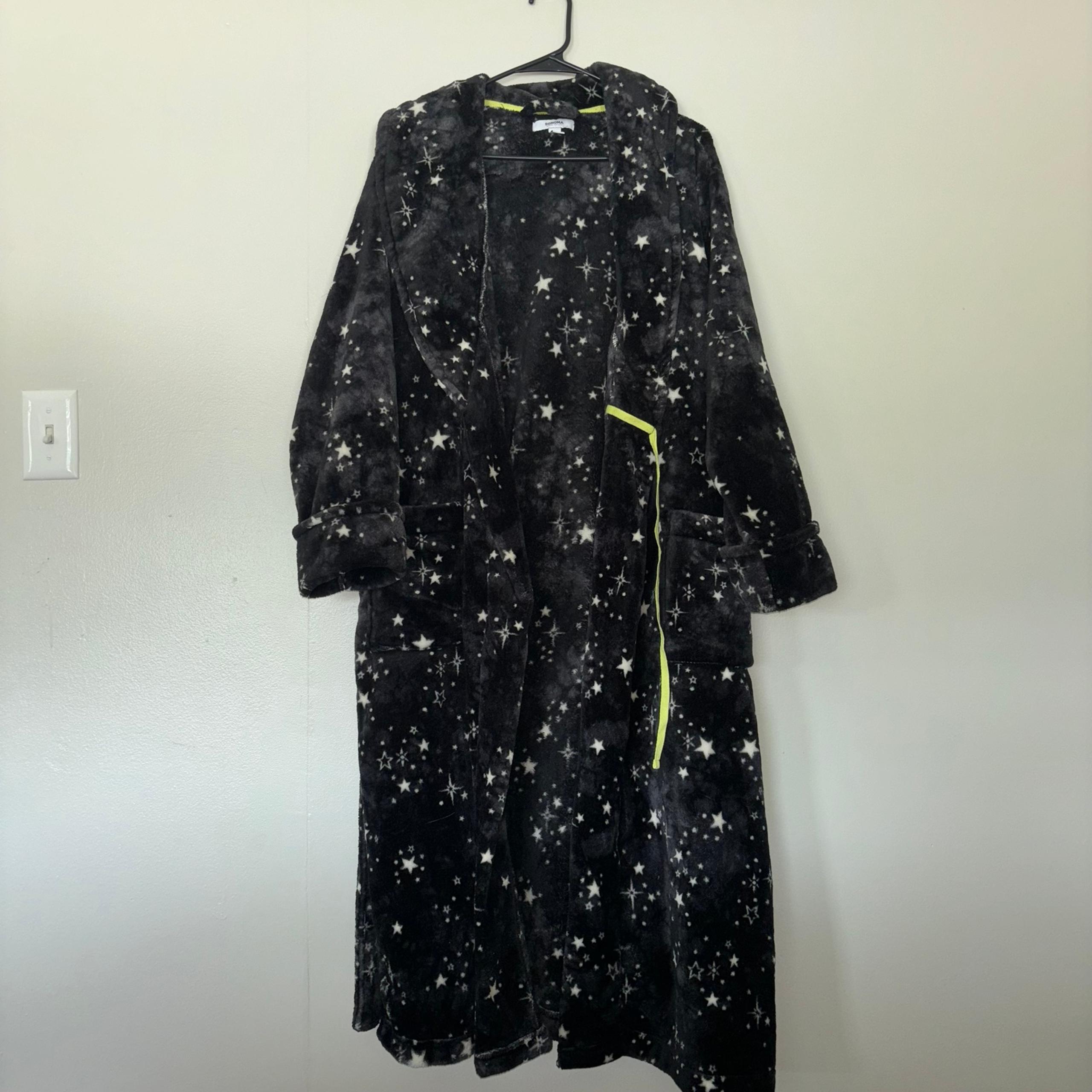 Sonoma Black and White Starry Robe