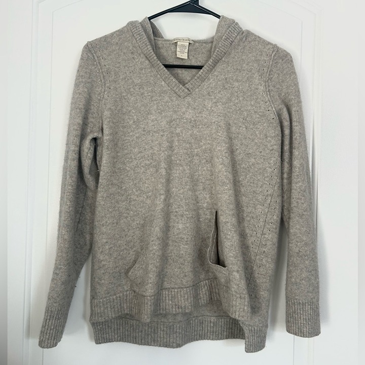 White + Warren Gray V-Neck 100% Cashmere “hoodie” Sweater size large