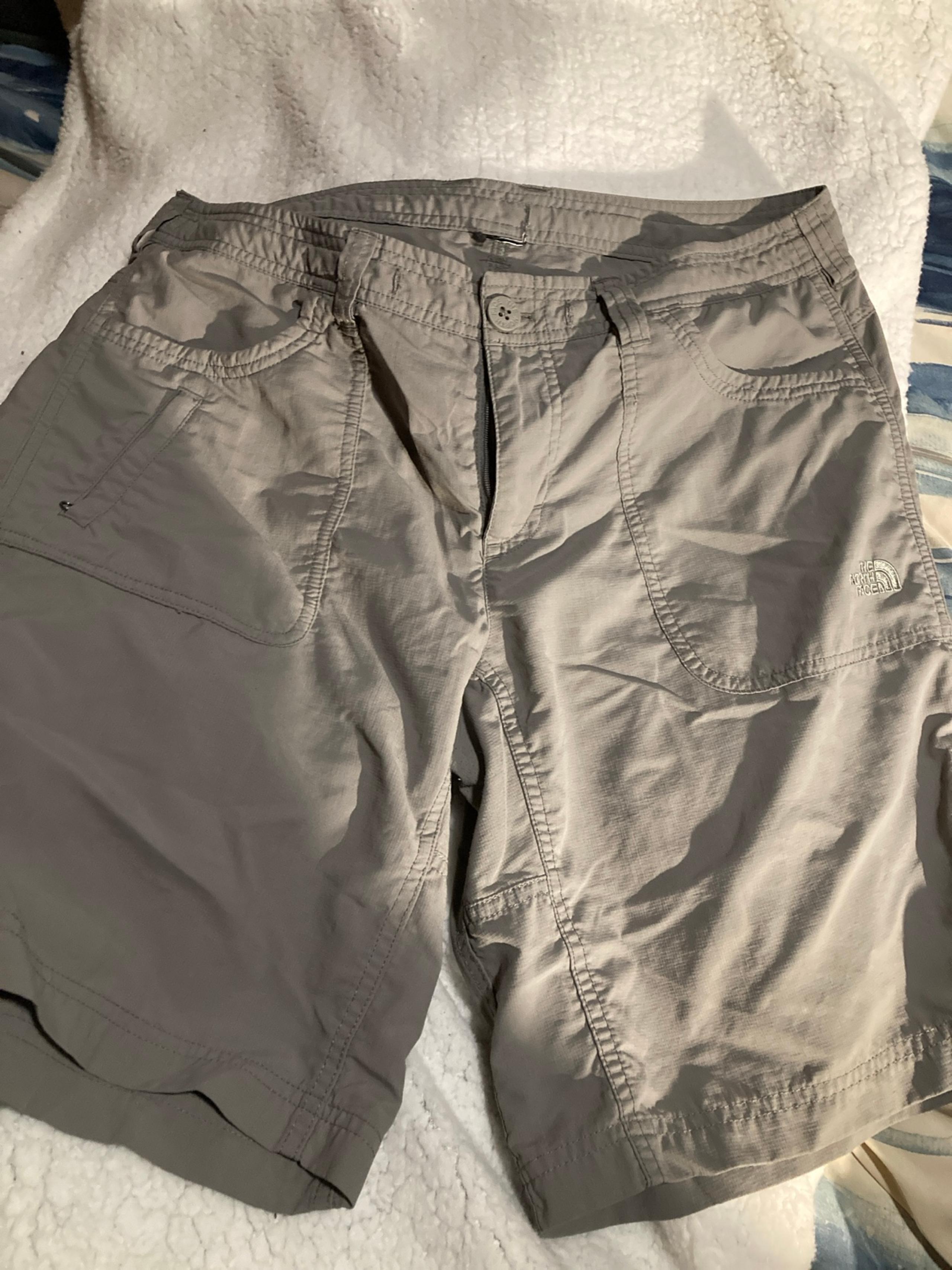 Men’s North Face outdoor/hiking/cargo shorts