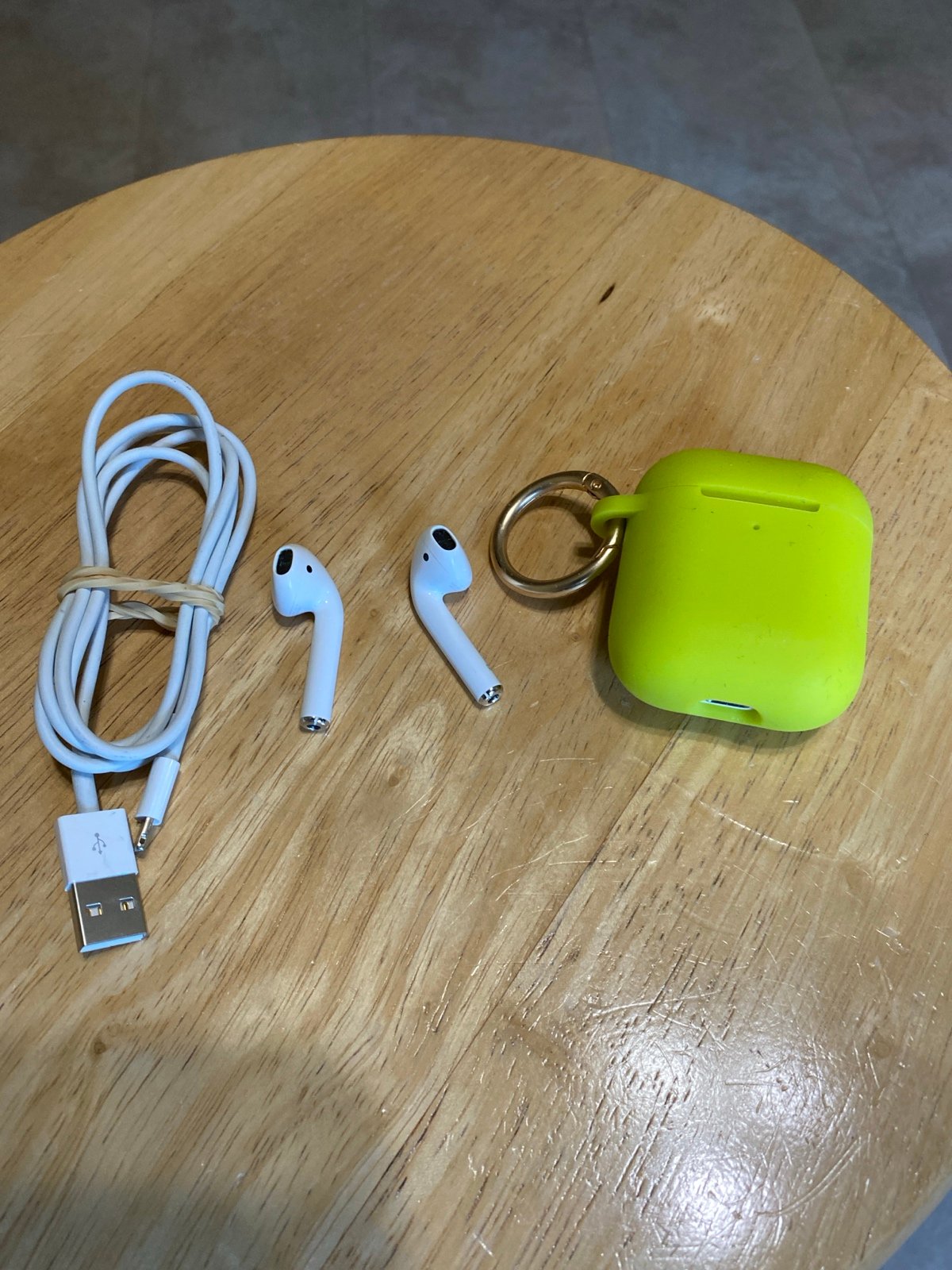 Genuine Apple AirPods 1st Generation Wireless Earbuds w/ Charging Case+Cable