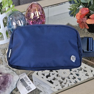 Lululemon Everywhere Belt Bag 1L (True Navy)
