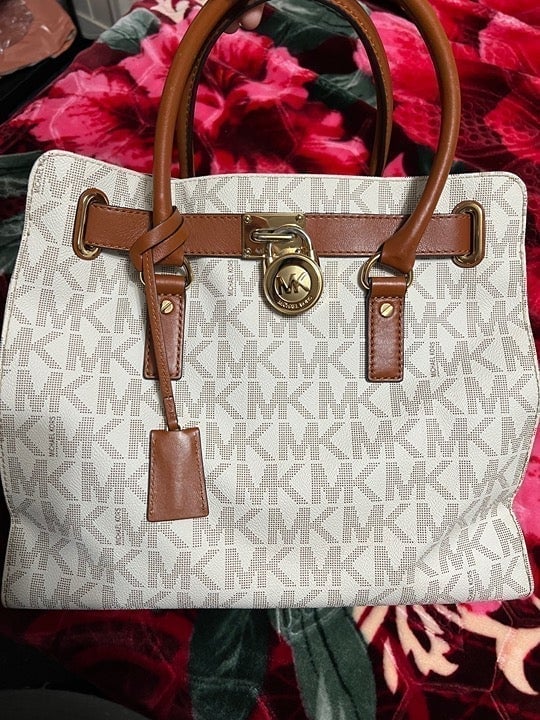 Michael Kors Vanilla Large Hanilton