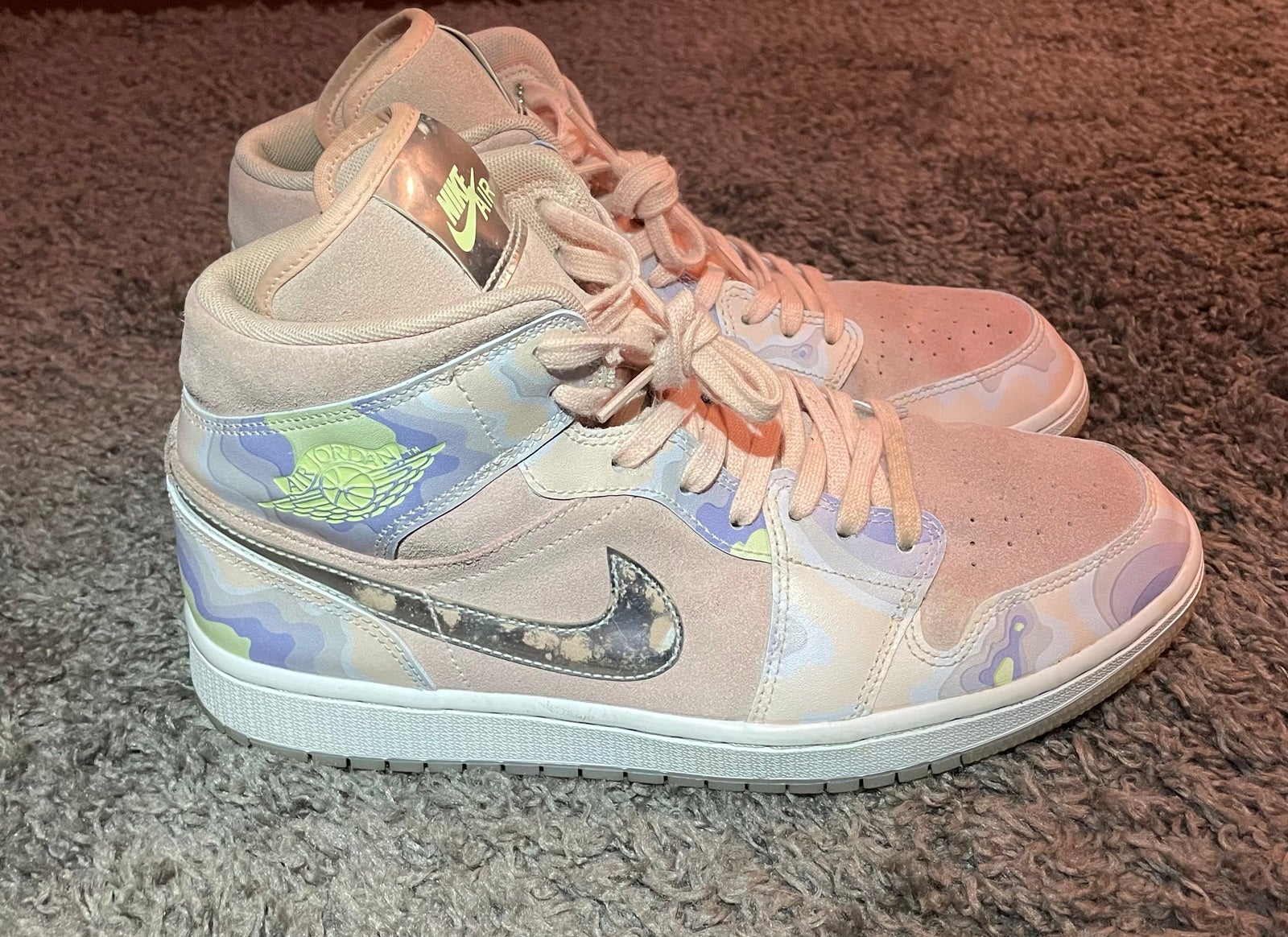Wmns Air Jordan 1 Mid SE