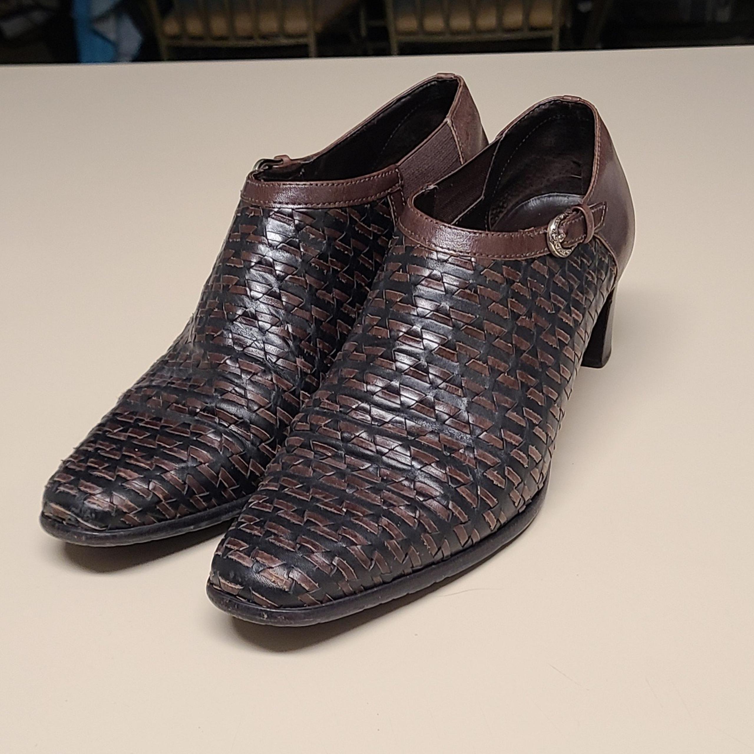 Brighton Turner woven ankle boots size 8 1/2