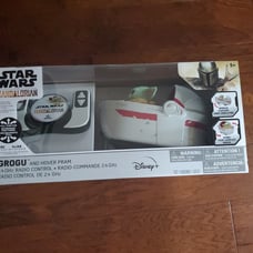 NIB Star Wars The Mandalorian Grogu and Hover Pram