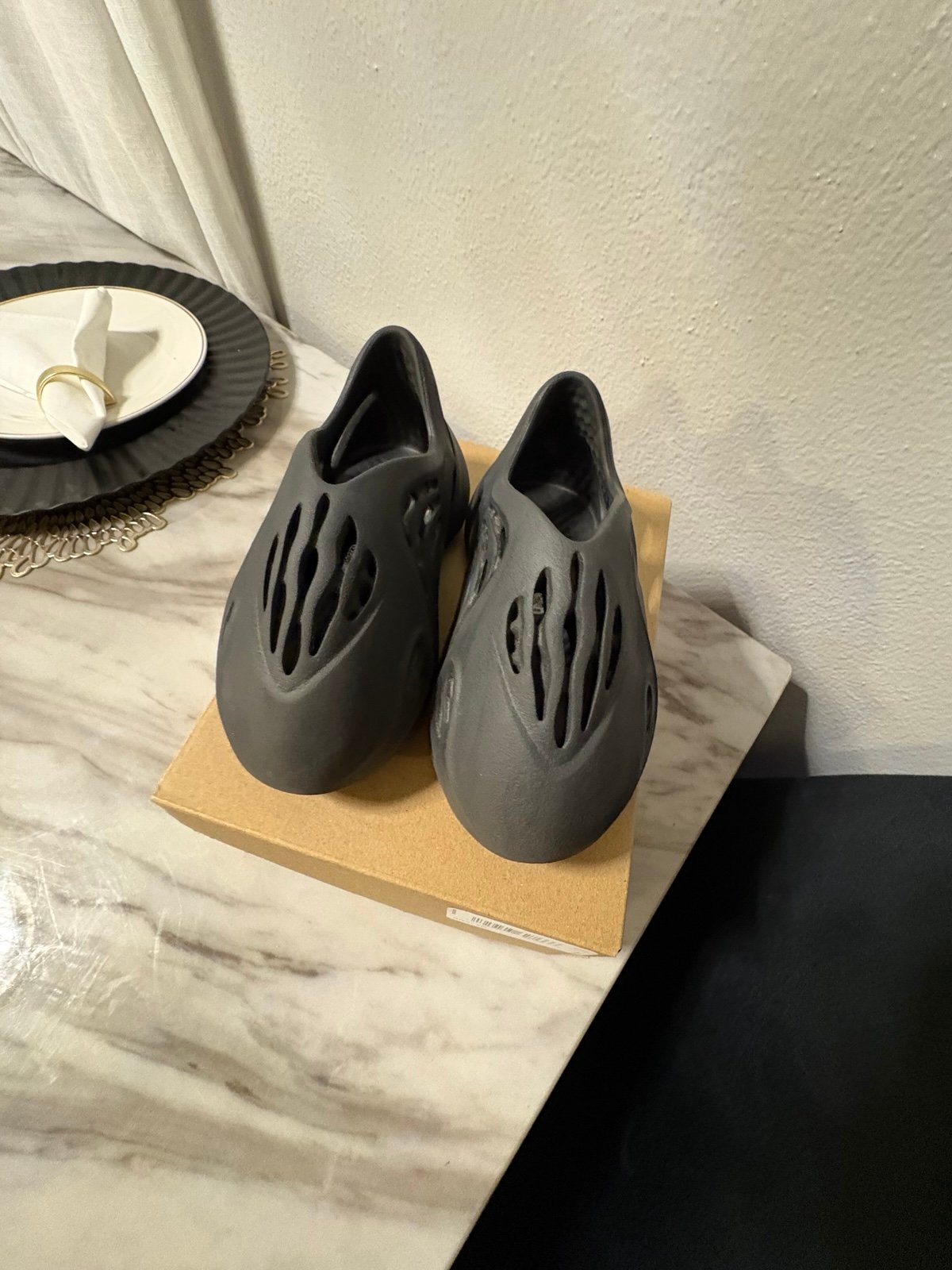 Yeezy foam runner toddler size 7