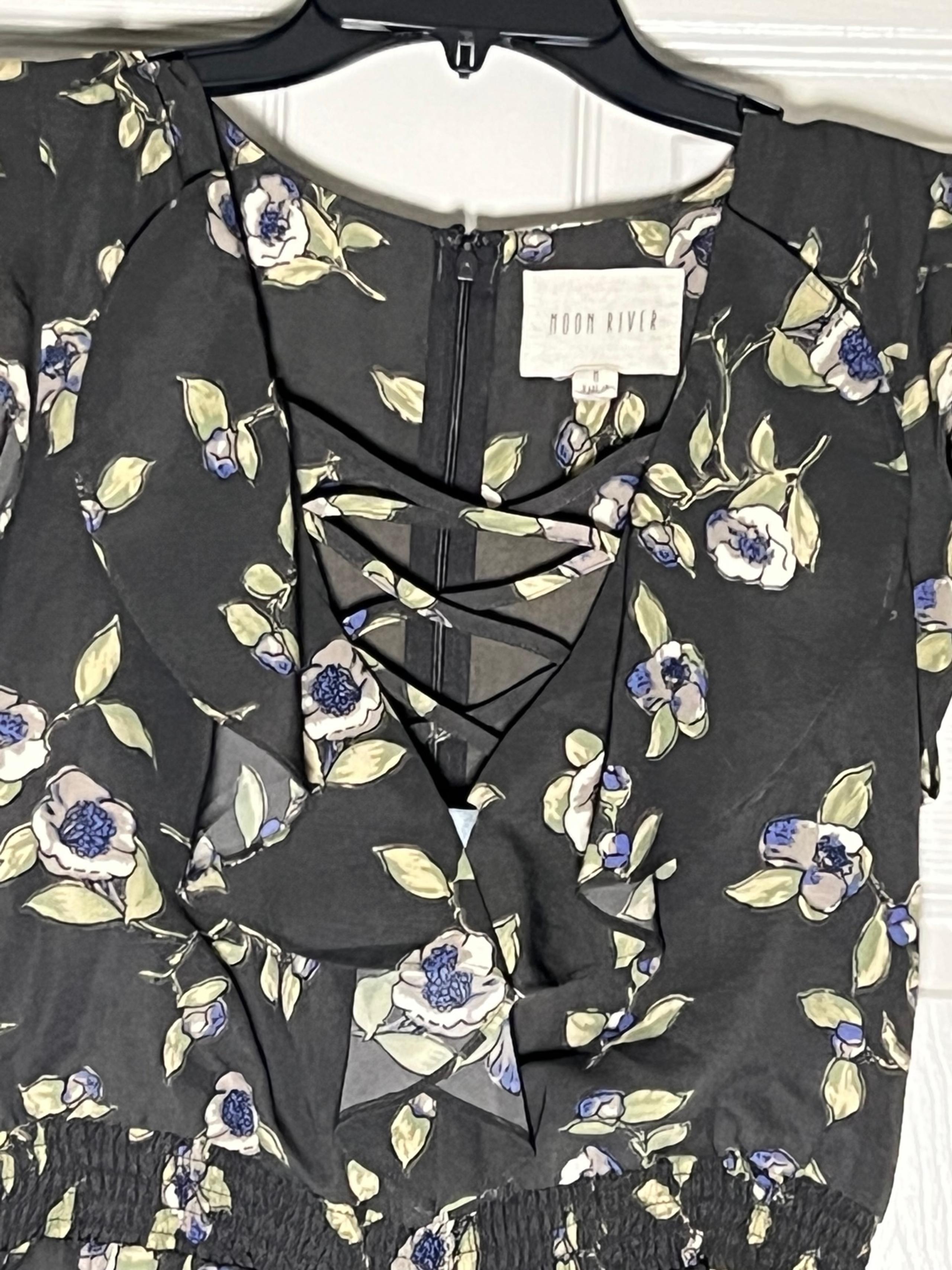 Moon River Women's Olive Green Floral Romper Size Medium
