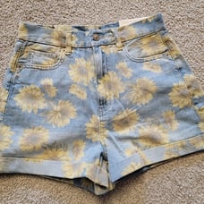 *Size 4* American Eagle AE Sunflower Curvy High-Waisted Denim Short - Brand New