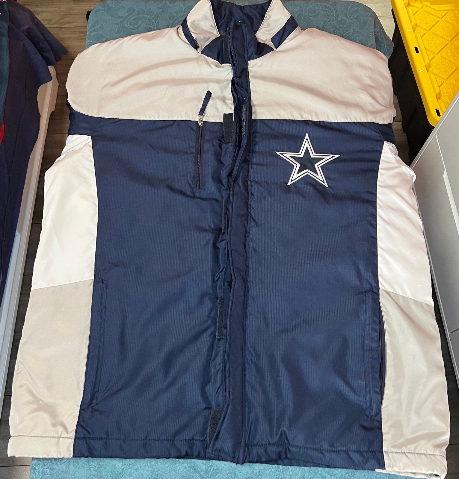 NFL Dallas Cowboys Puffer Hooded Jacket Vest 2-In-One-Jacket Sz Large Winter