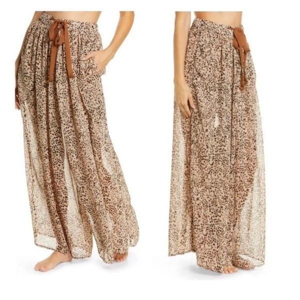 NWOT People Intimately Sleepin'In Pants Size M. Chic leopard spots chaffon Flow