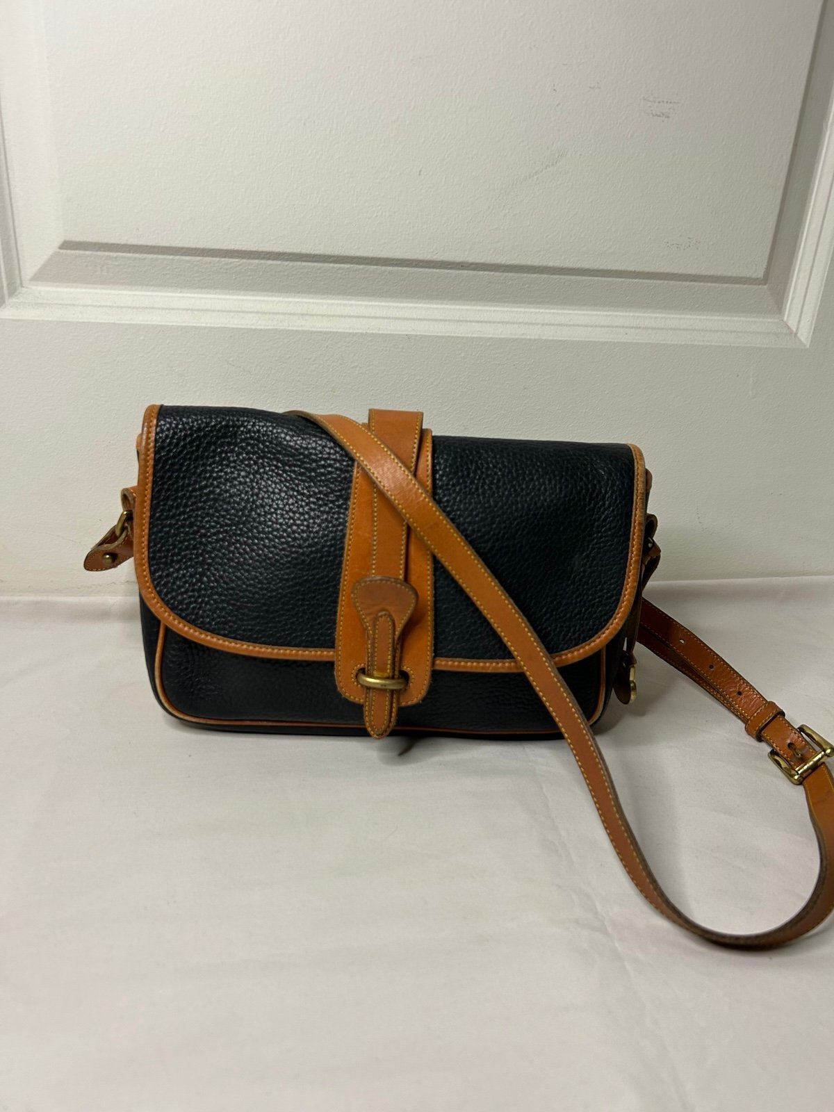 VTG Dooney & Bourke Pebbled Leather Black/Brown Crossbody Purse