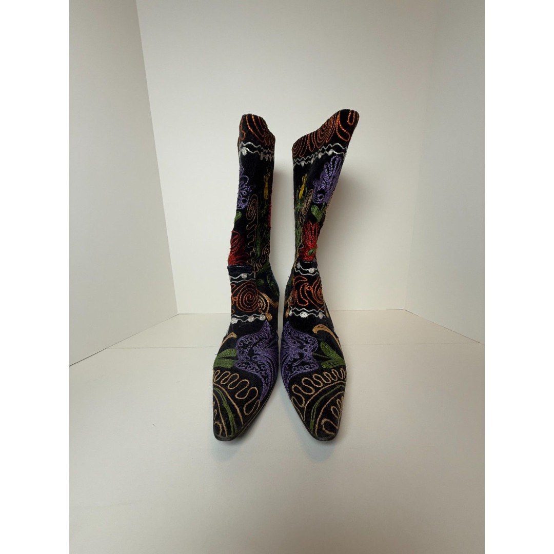 Zeyzani Women's Size 6.5 Black One of a kind Suzani Kitten