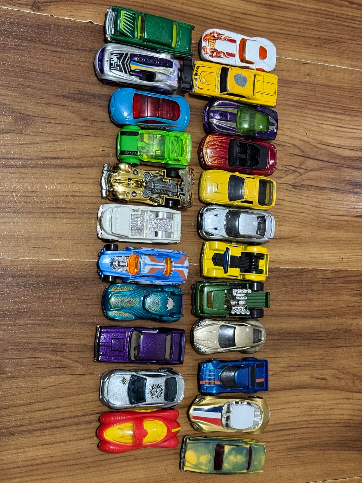 Hot wheels car lot (23)