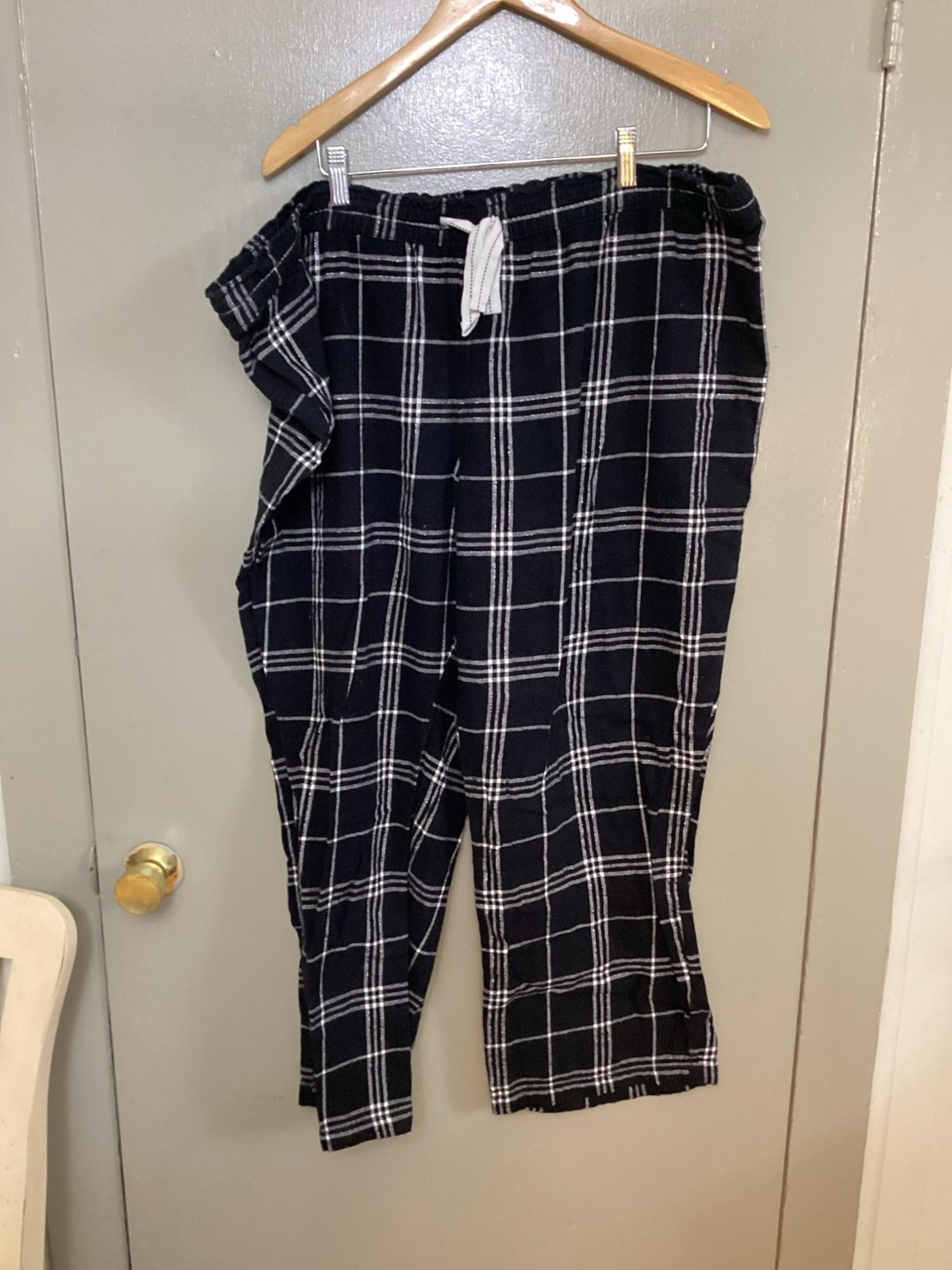 Women’s SECRET TREASURES Sleepwear Plaid  Black & White PJ Pants Size 3X (22-24)