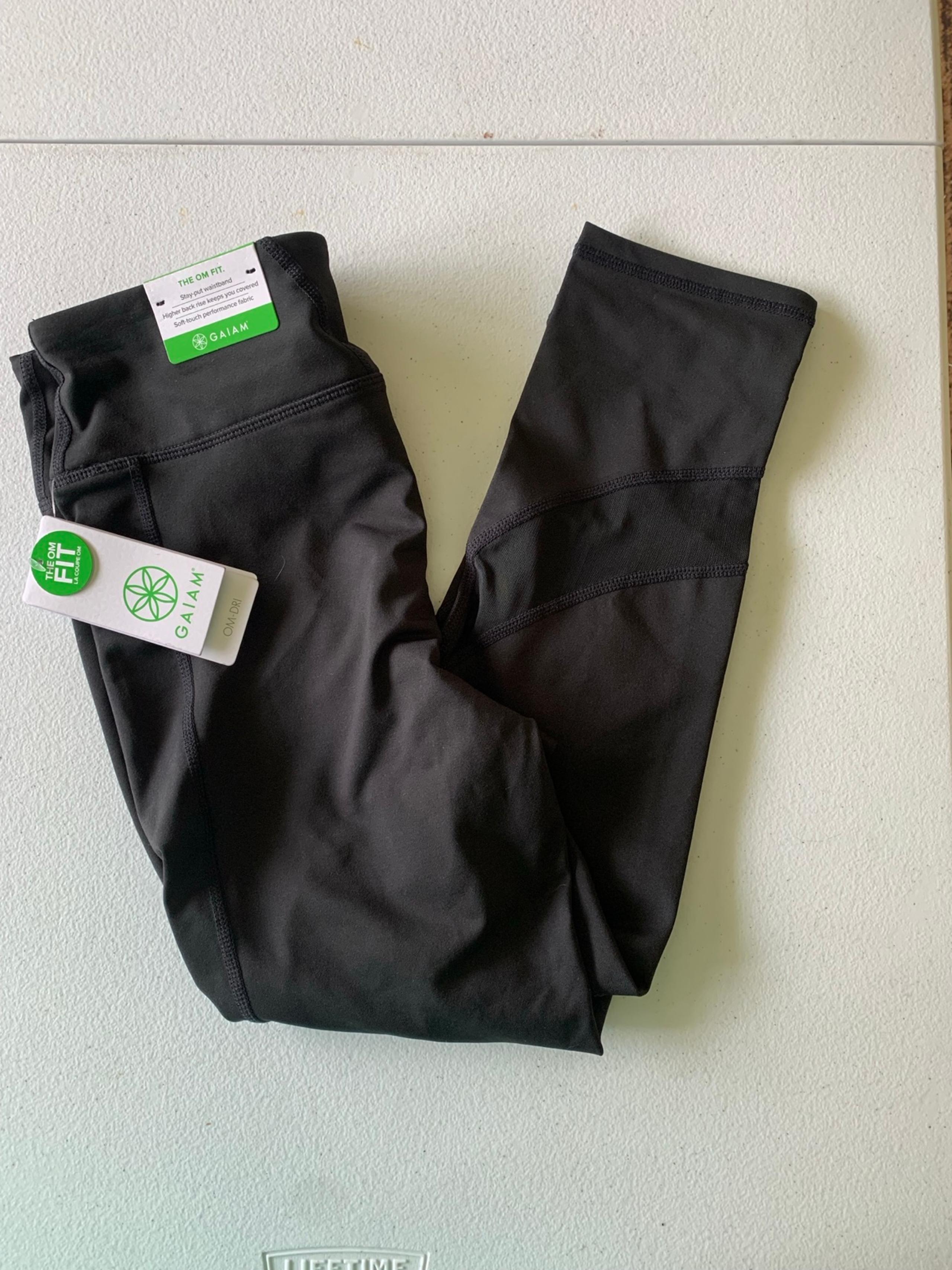 New Gaiam Small Om Fit Om Mesh Yoga Capri Black Leggings