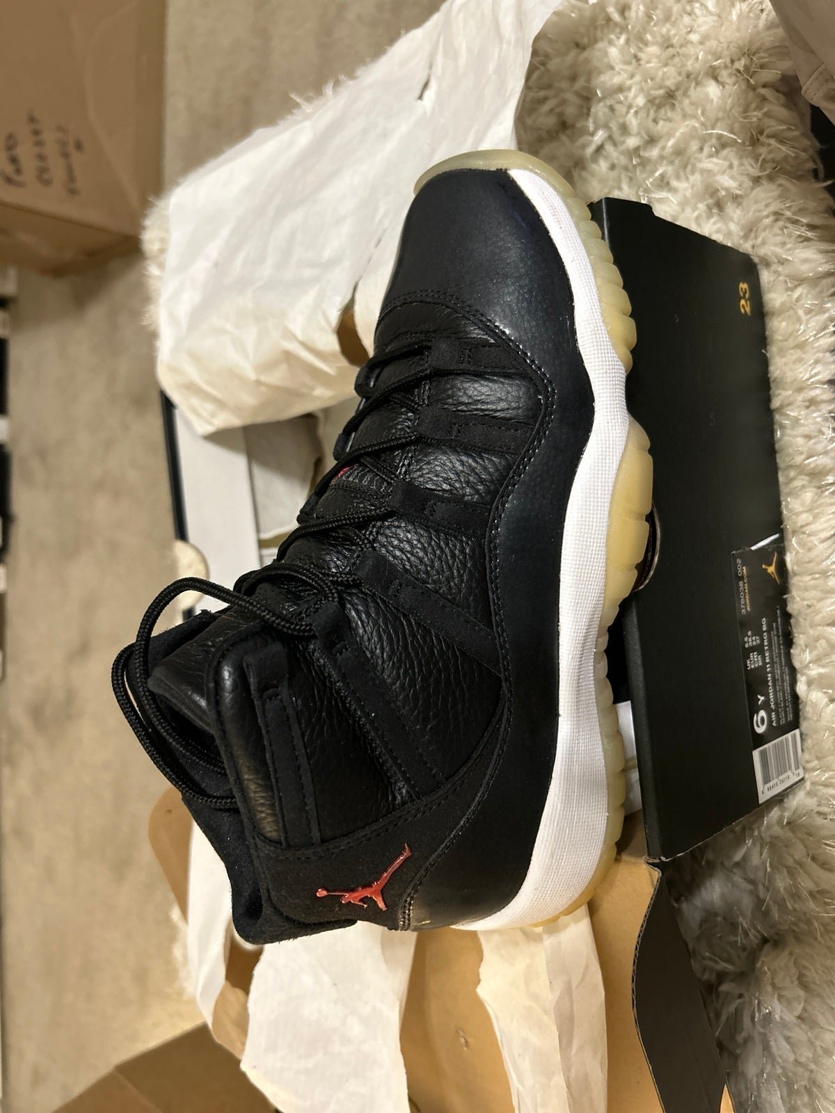 Authentic Jordan Air Jordan 11 Retro BG Worn Once Sz 6Y.