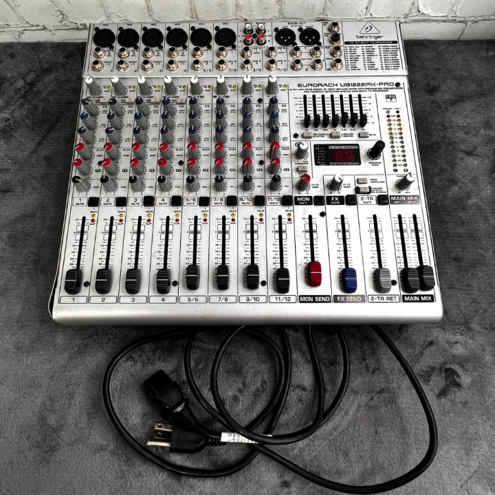 Behringer Eurorack UB1222FX-PRO Reviews | Sweetwater