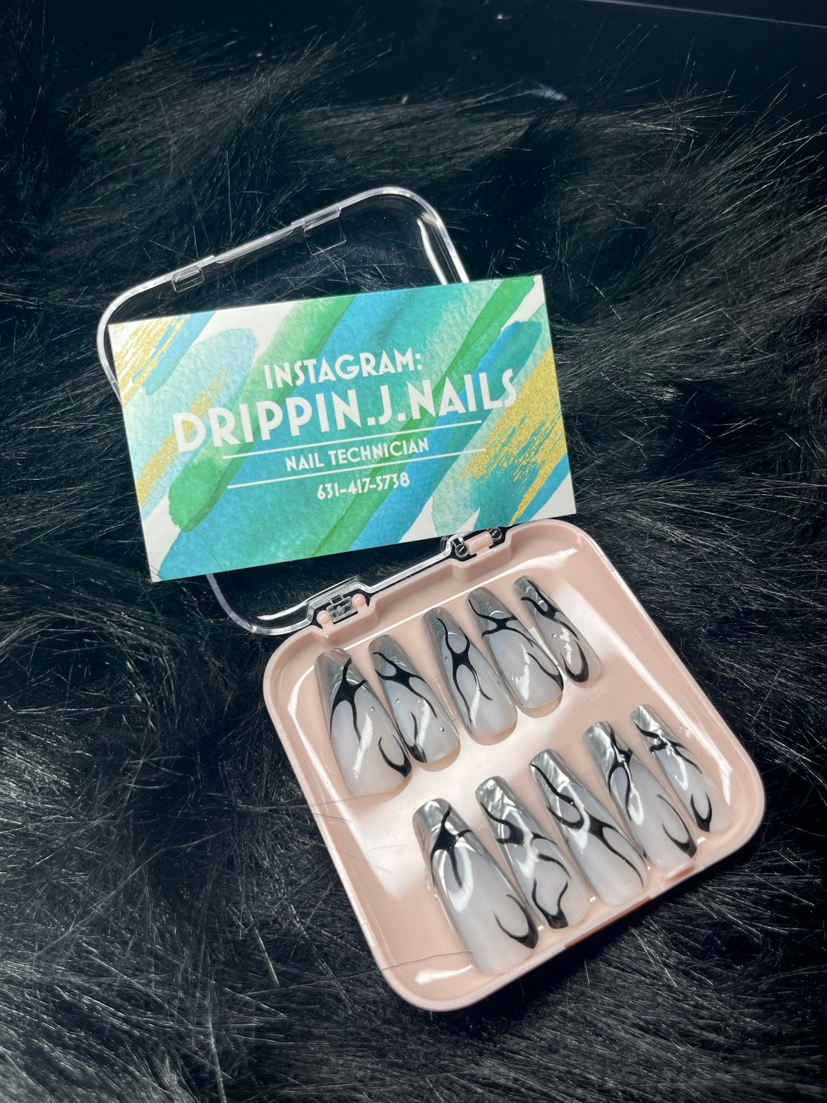 HANDMADE PRESS ON NAILS
