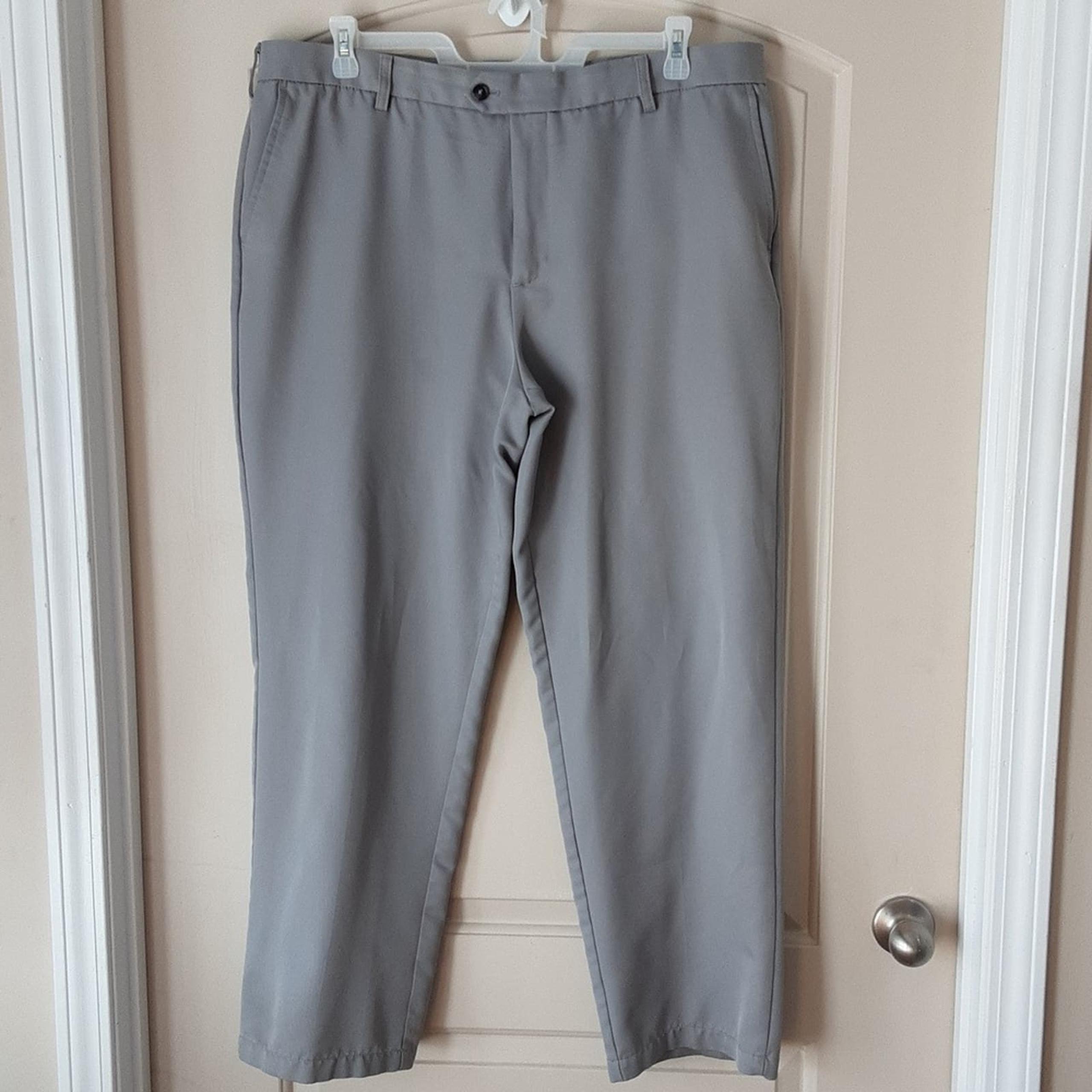 IZOD Golf Pants Men's 40 x 32 Gray Flat Front Classic Fit EUC