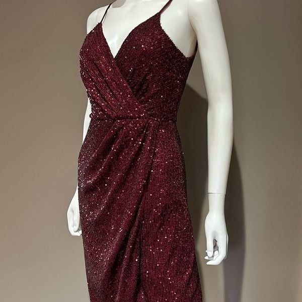 Francesca’s NWT Burgundy Sequin Formal Tulip Dress Medium
