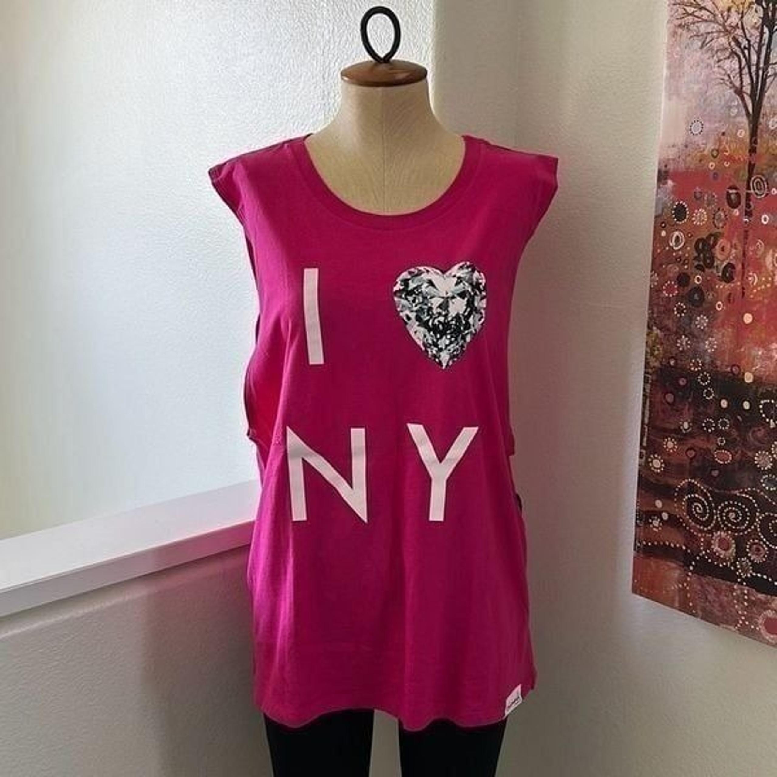 Diamond Supply Co. I LOVE NY MUSCLE Cotton Tank Magenta Size M