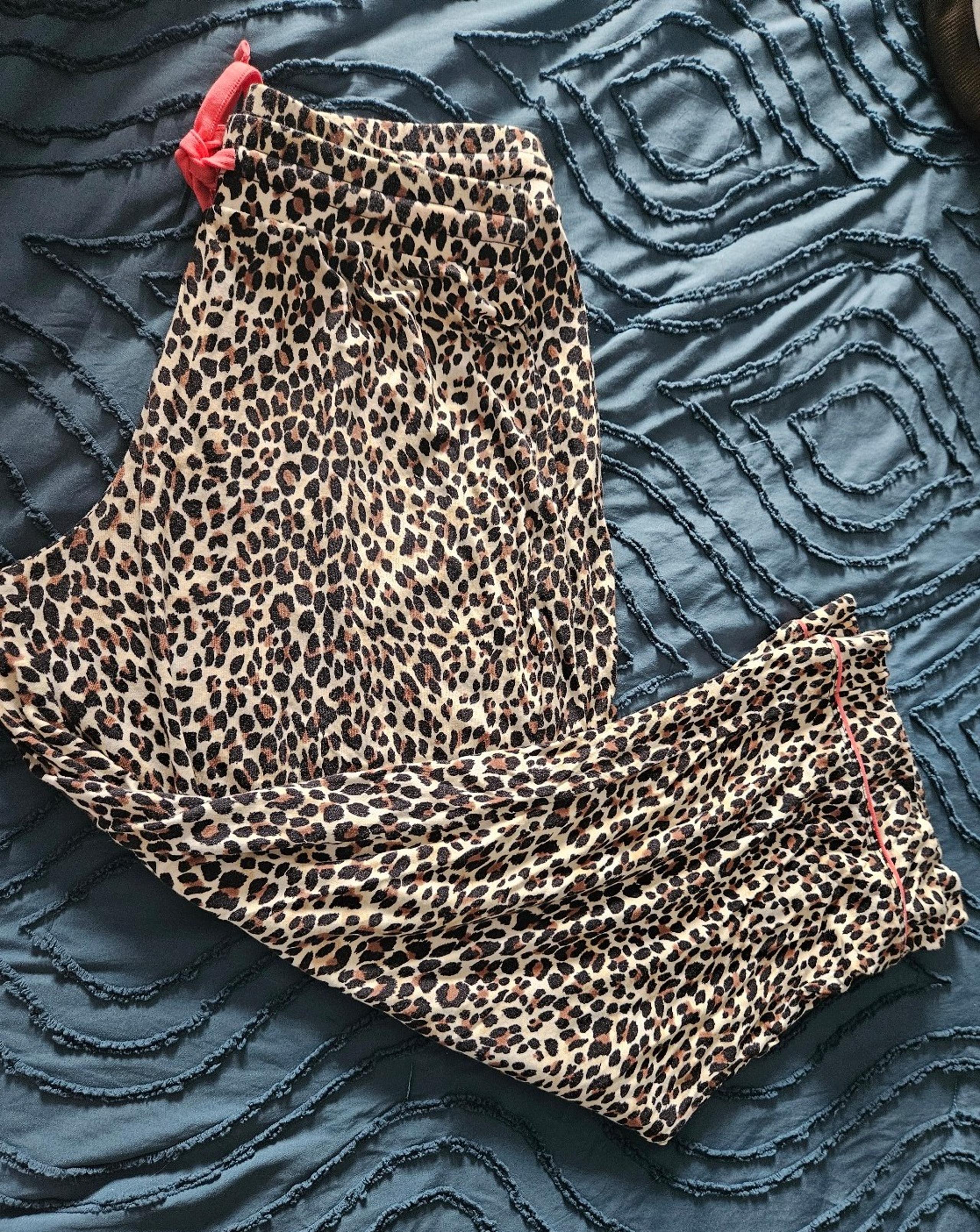 Betsy Johnson x Knix leopard print pajama lounge capri pants,, XS women