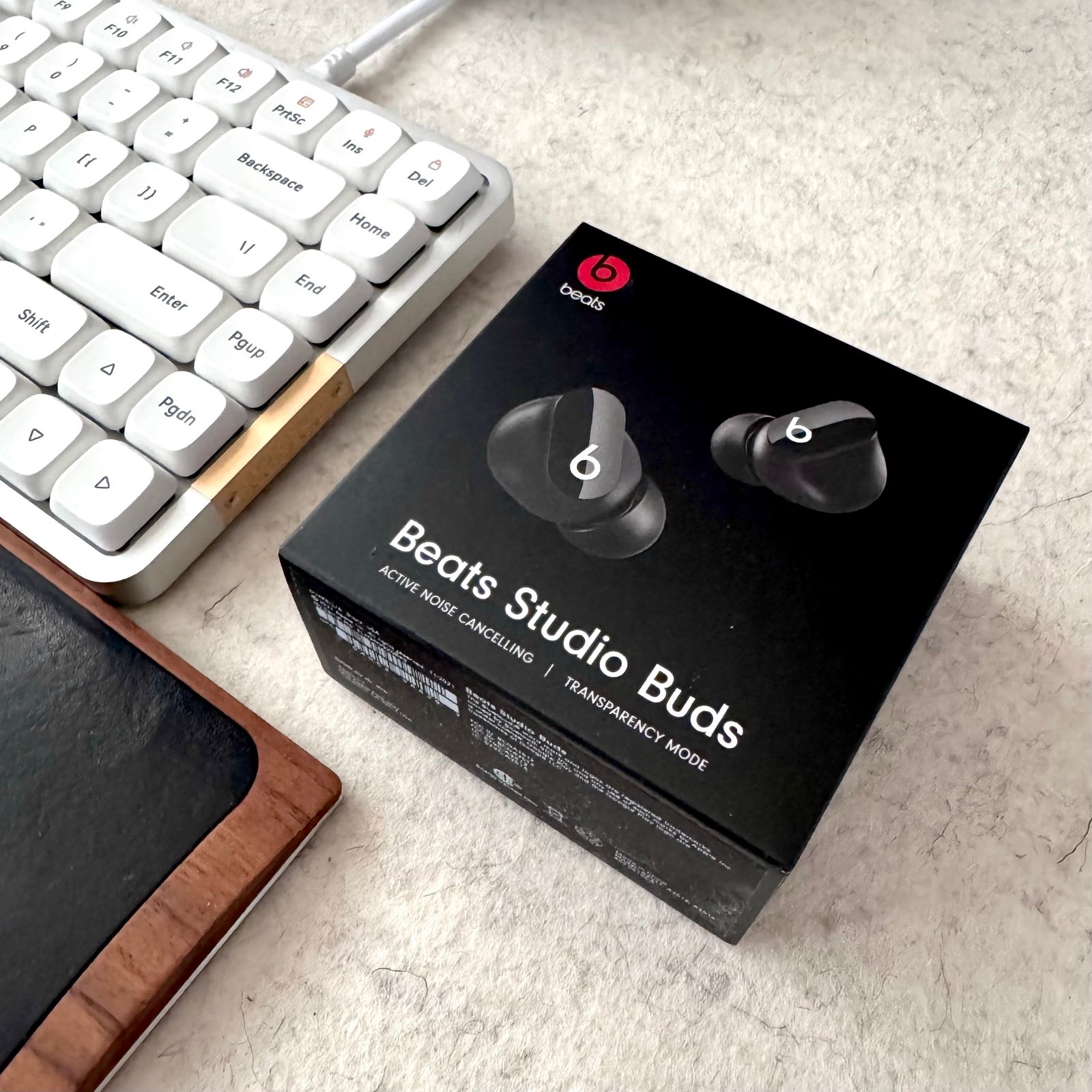 Beats Studio Buds with USB-C charging case (black)