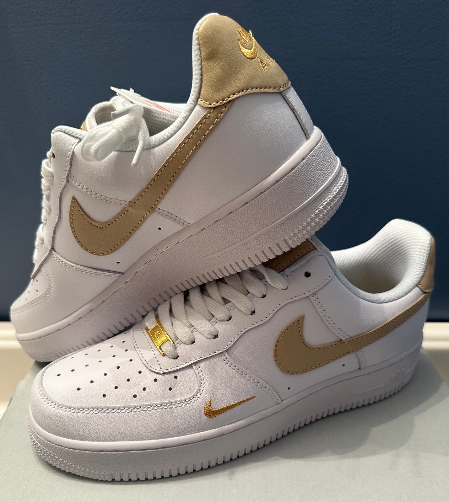 Nike Air Force 1 white/gold size 9.5 Brand New
