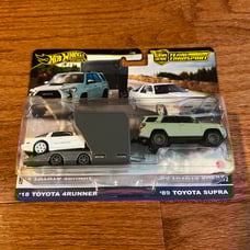 Hot Wheels Team Transport ‘18 Toyota 4Runner and ‘89 Toyota Supra