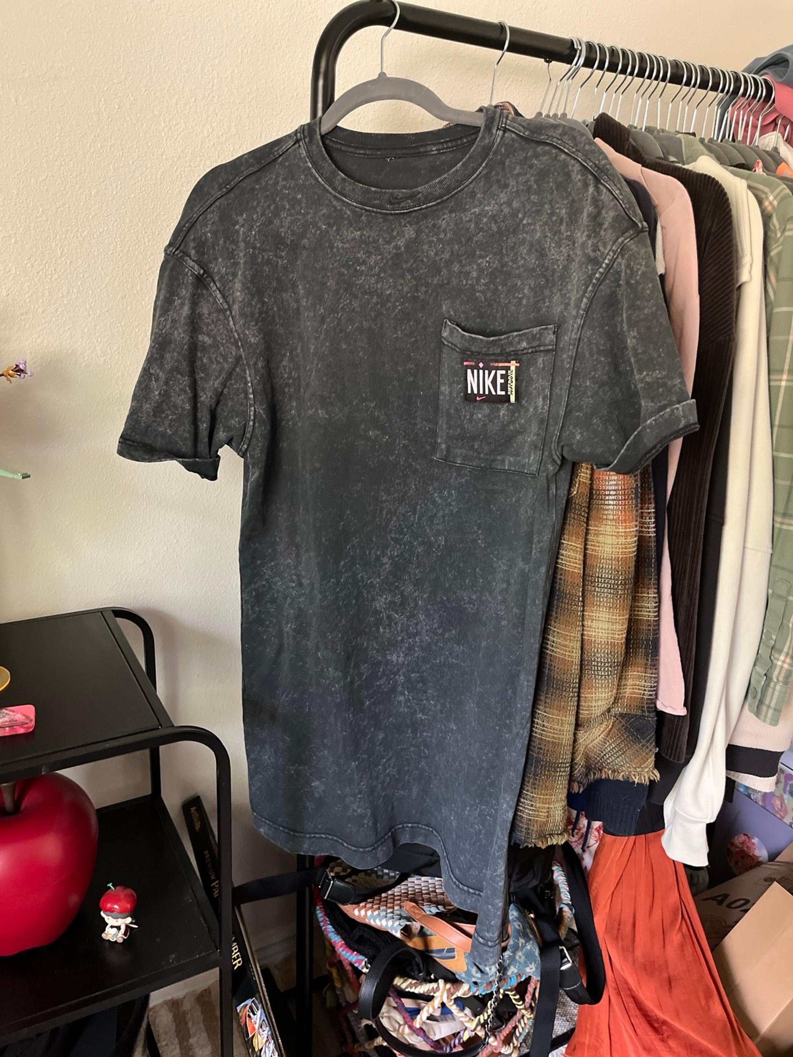 Nike shirt dress size small